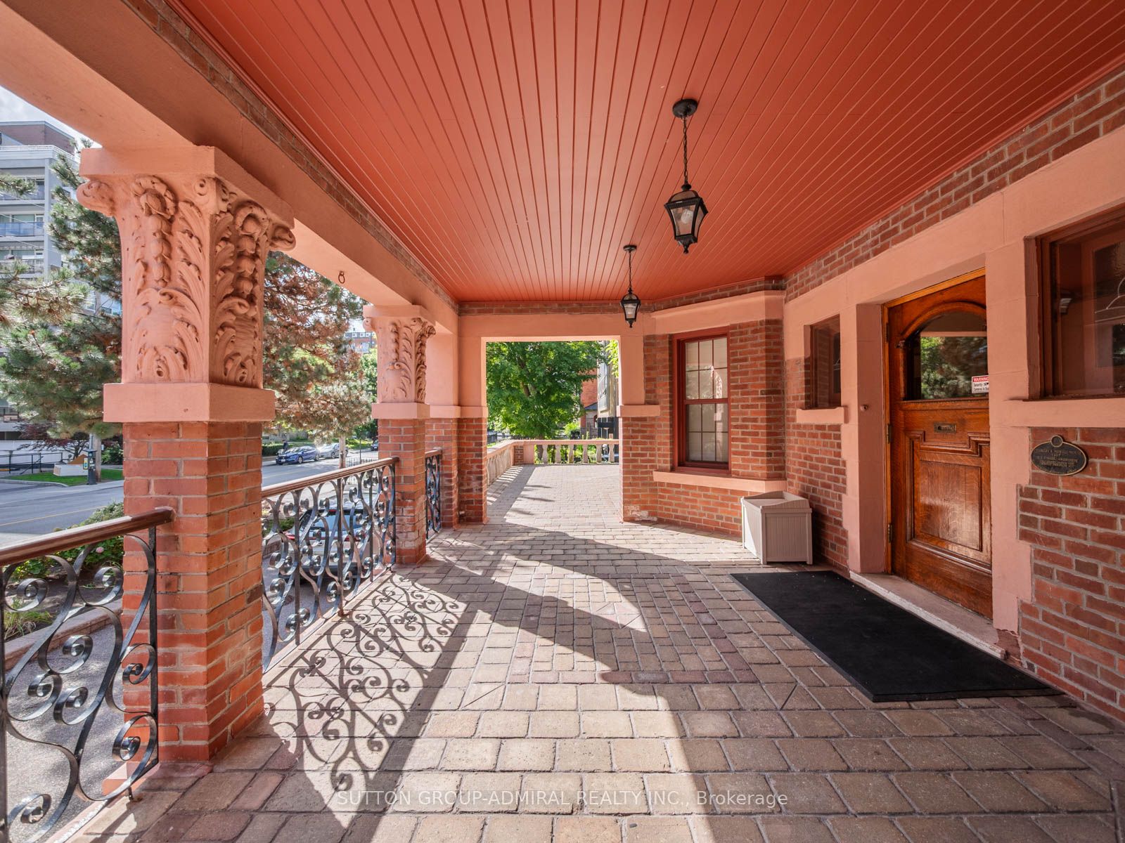 212 St. George Street 106