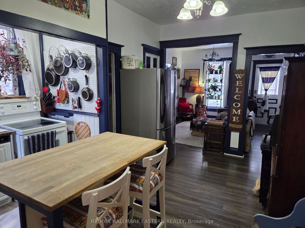 Photo of 870 George Street N, Peterborough, ON K9H 3T7 (MLS # X12672420)