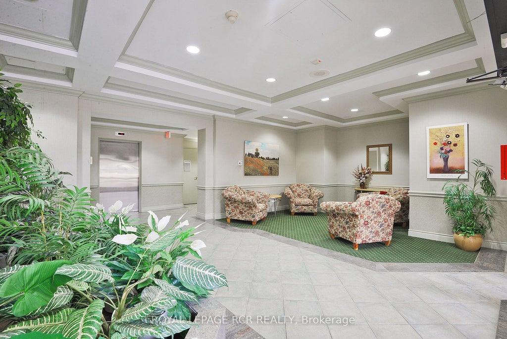 Photo of 10 Dayspring Circle #304, Brampton, ON L6P 1B9 (MLS # W14027392)