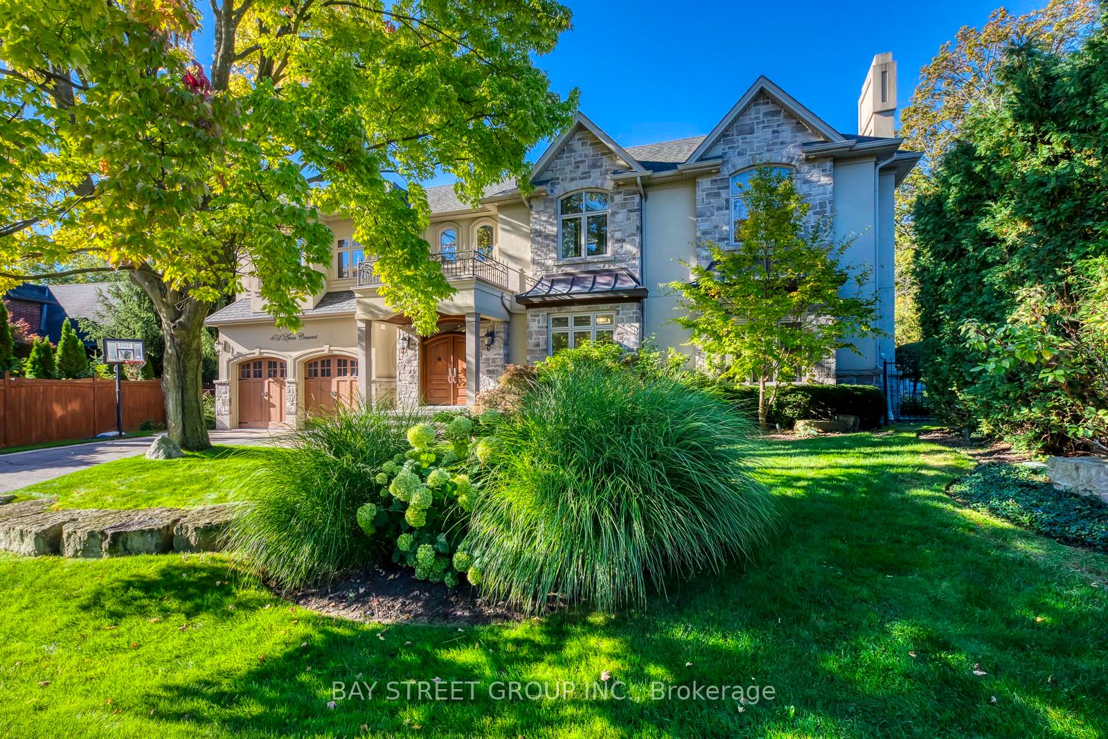 452 Avon Crescent