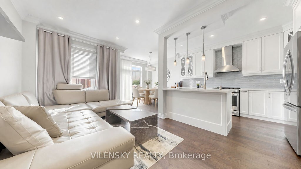Photo of 66 Catalpa Crescent, Vaughan, ON L6A 0R6 (MLS # N14032134)
