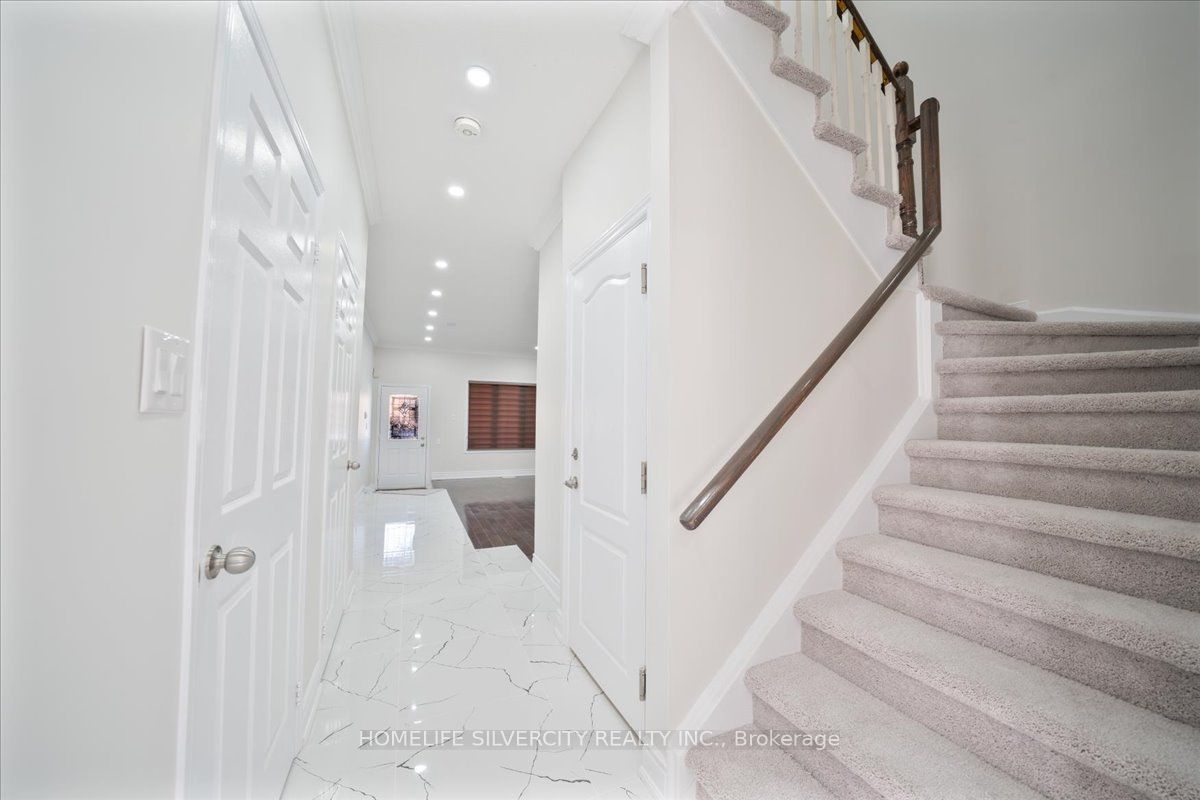 6 Bentgrass Lane
