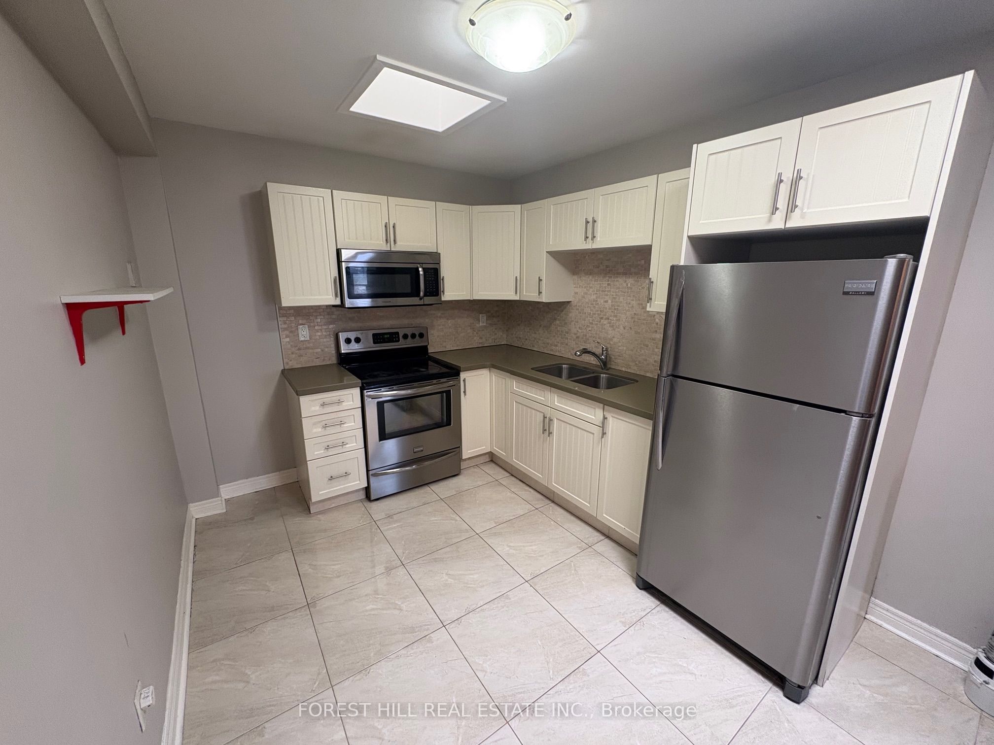 341 Lakeshore Road E 2