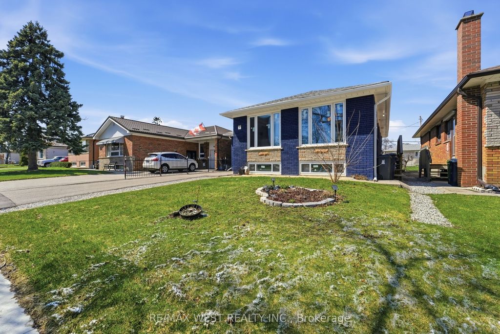 Photo of 38 Bridesburg Drive, Toronto, ON M9R 2K8 (MLS # W12977528)