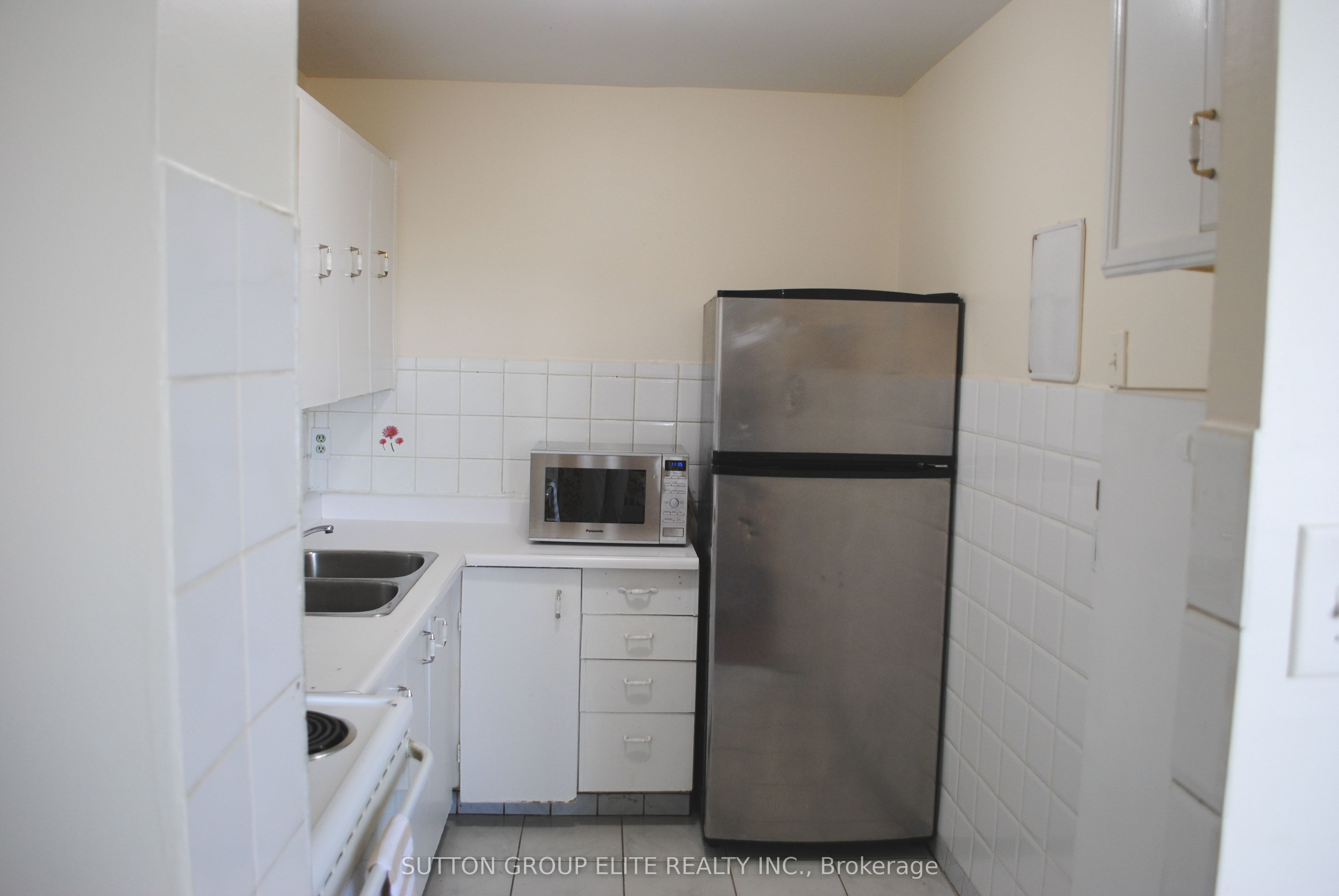 3145 Queen Frederica Dr Drive 1103