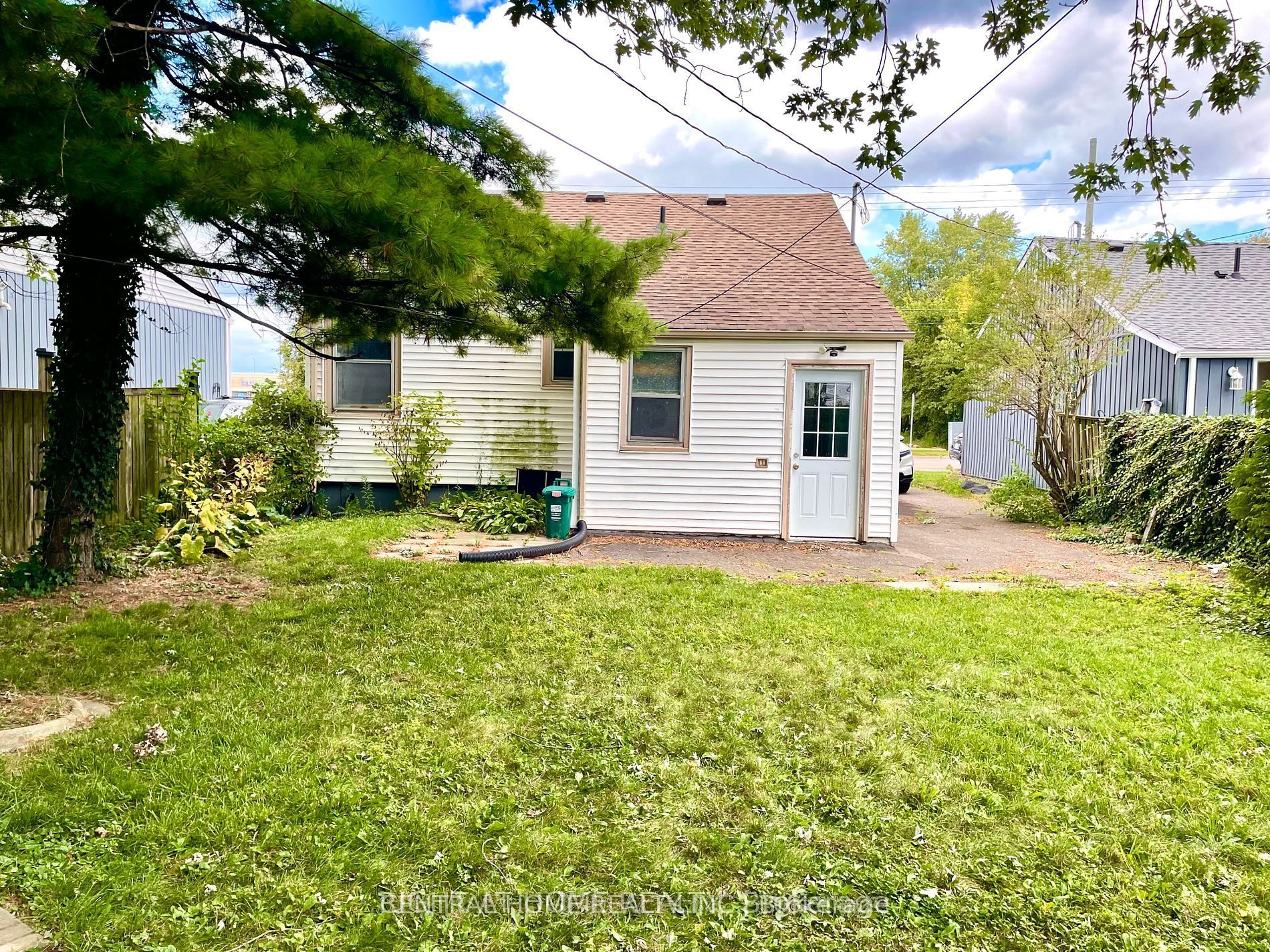 389 Lincoln Street