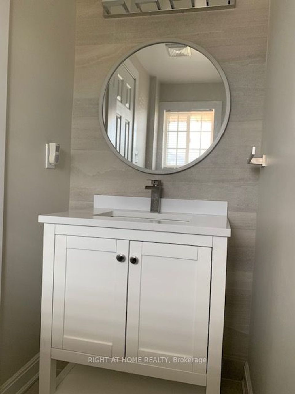 Photo of 362 Dunsmore 362 Dunsmore Ln Lane, Barrie, ON L4M 7B2 (MLS # S12727618)