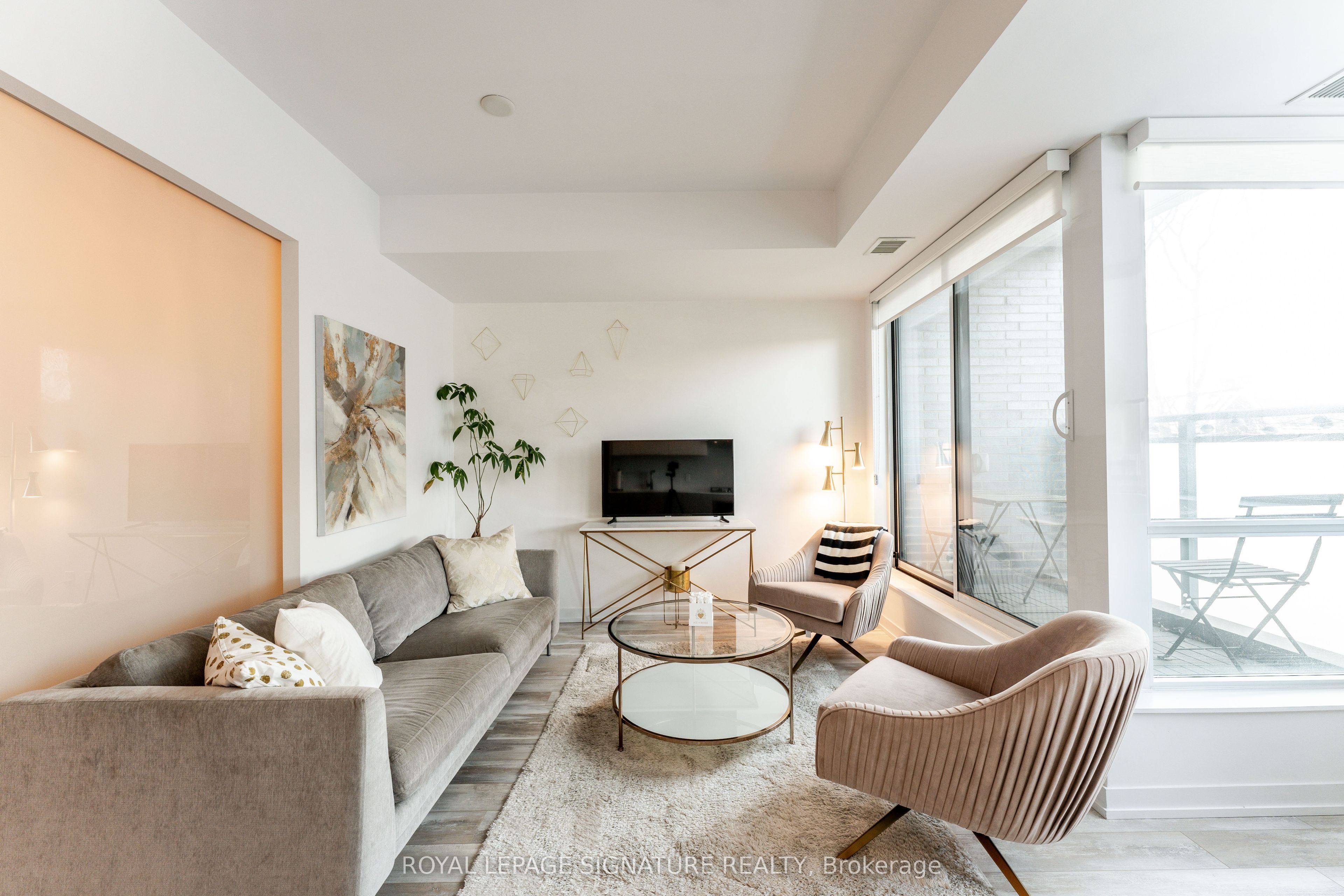 38 Howard Park Avenue 219