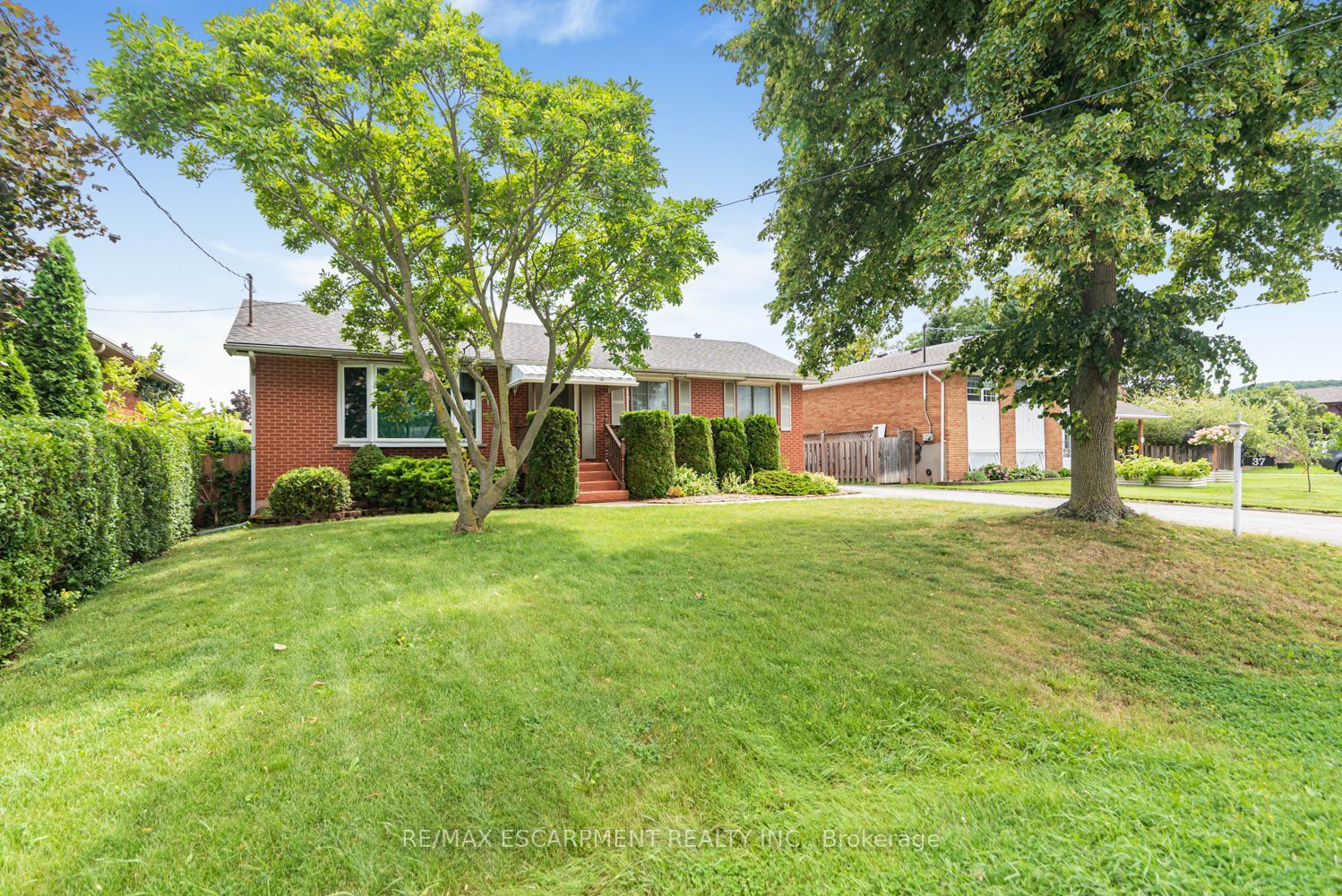 37 Lorne Avenue