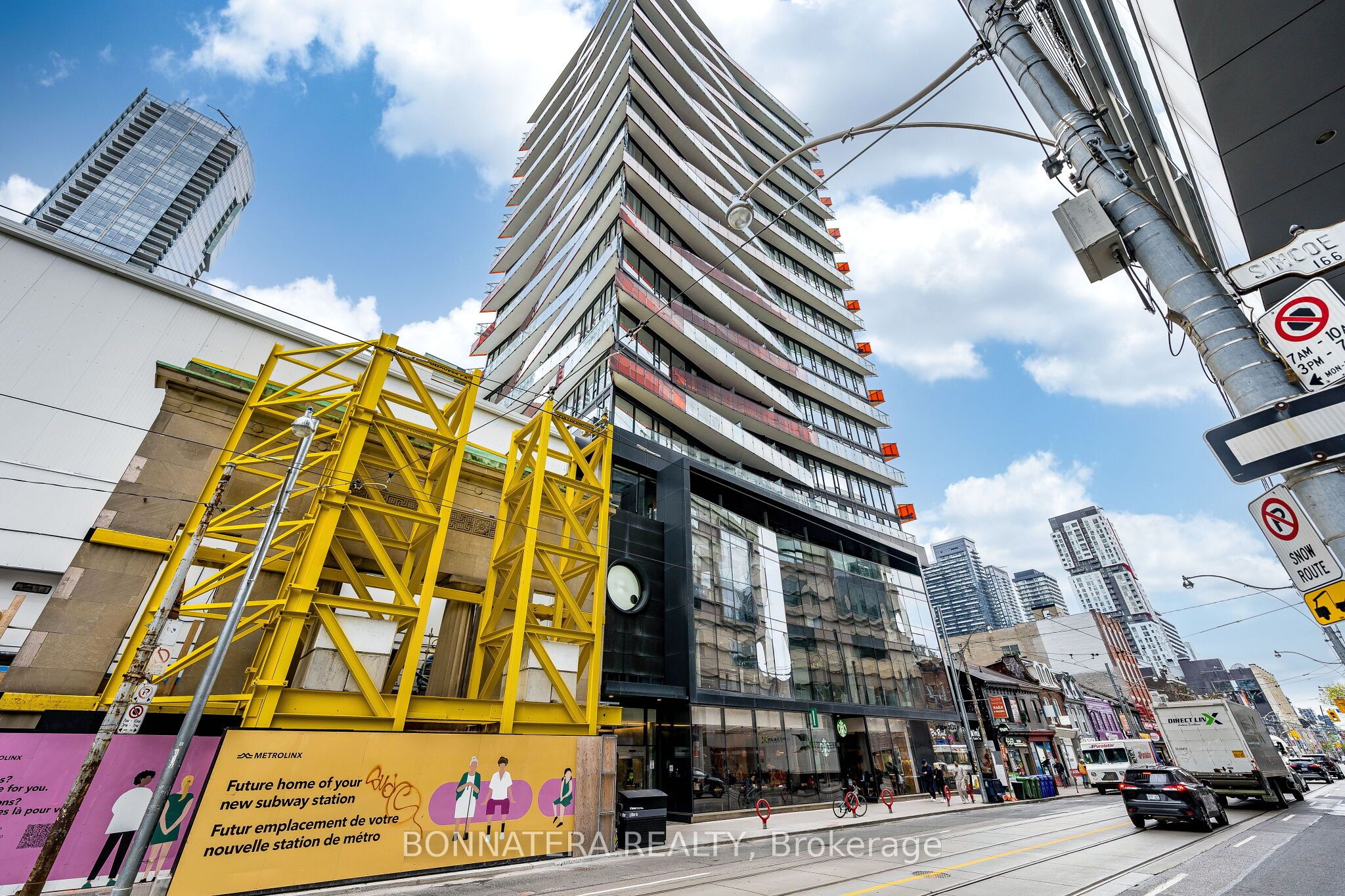 215 Queen Street W 1110