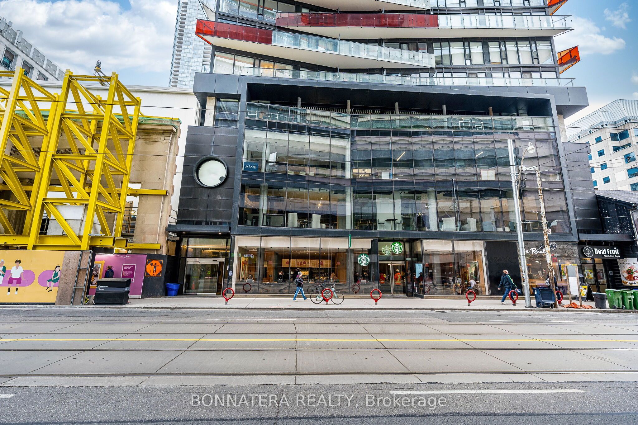 215 Queen Street W 1110