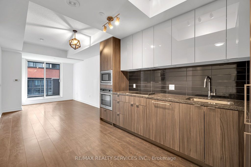Photo of 115 Blue Jays Way #915, Toronto, ON M5V 0N4 (MLS # C12929442)