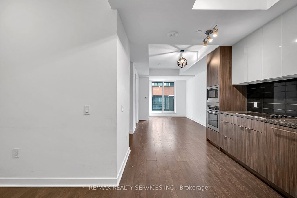 Photo of 115 Blue Jays Way #915, Toronto, ON M5V 0N4 (MLS # C12929442)