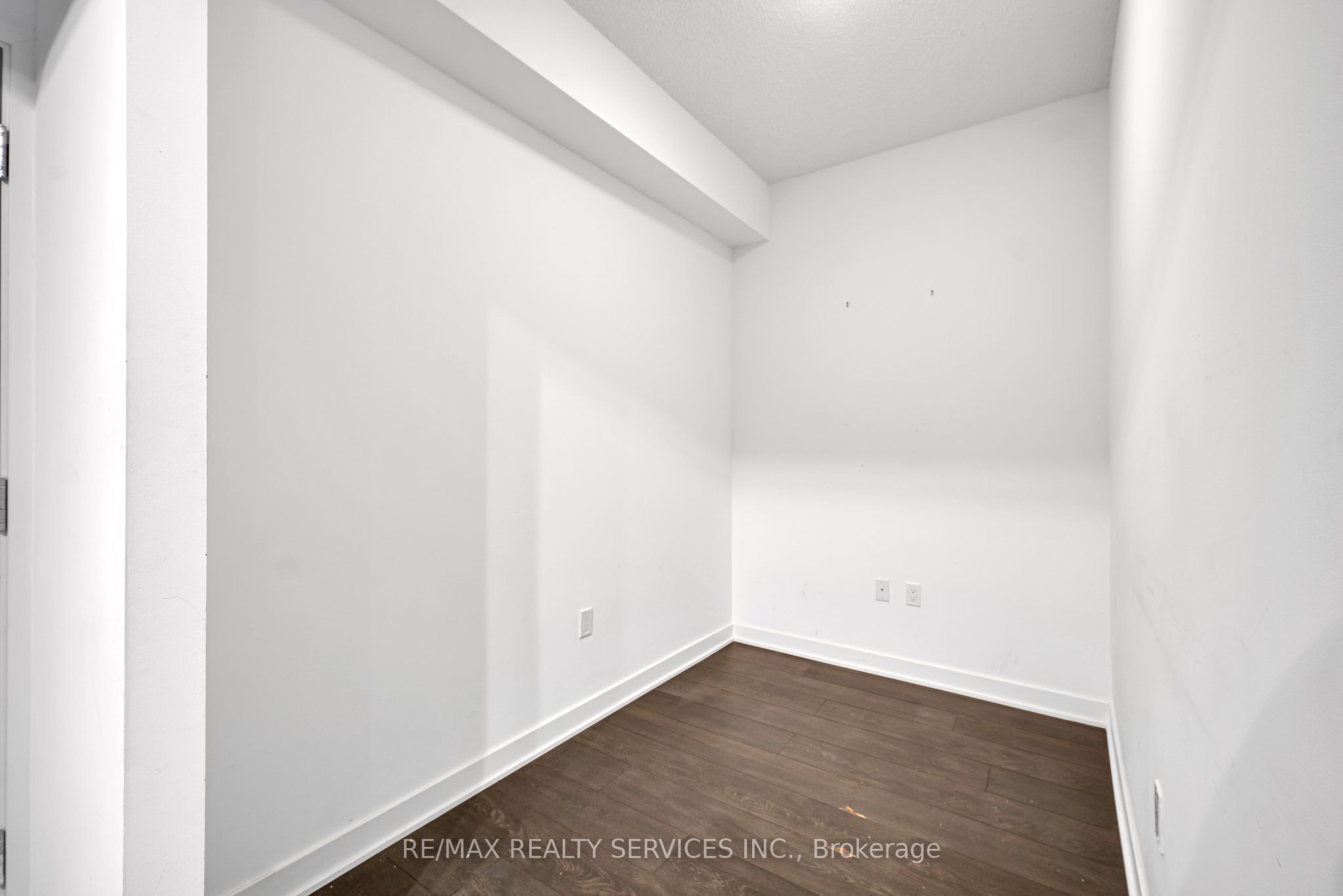 115 Blue Jays Way 915