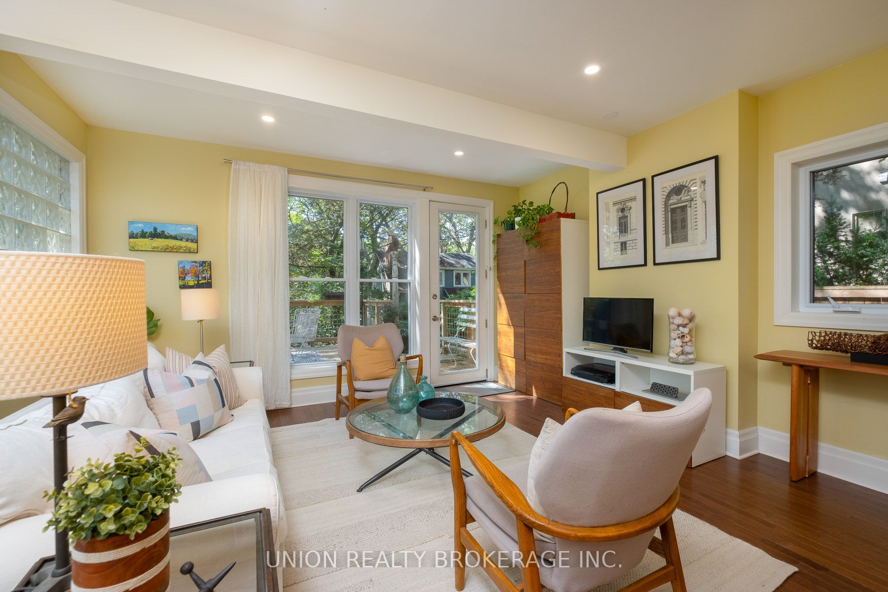 28 Victoria Park Avenue