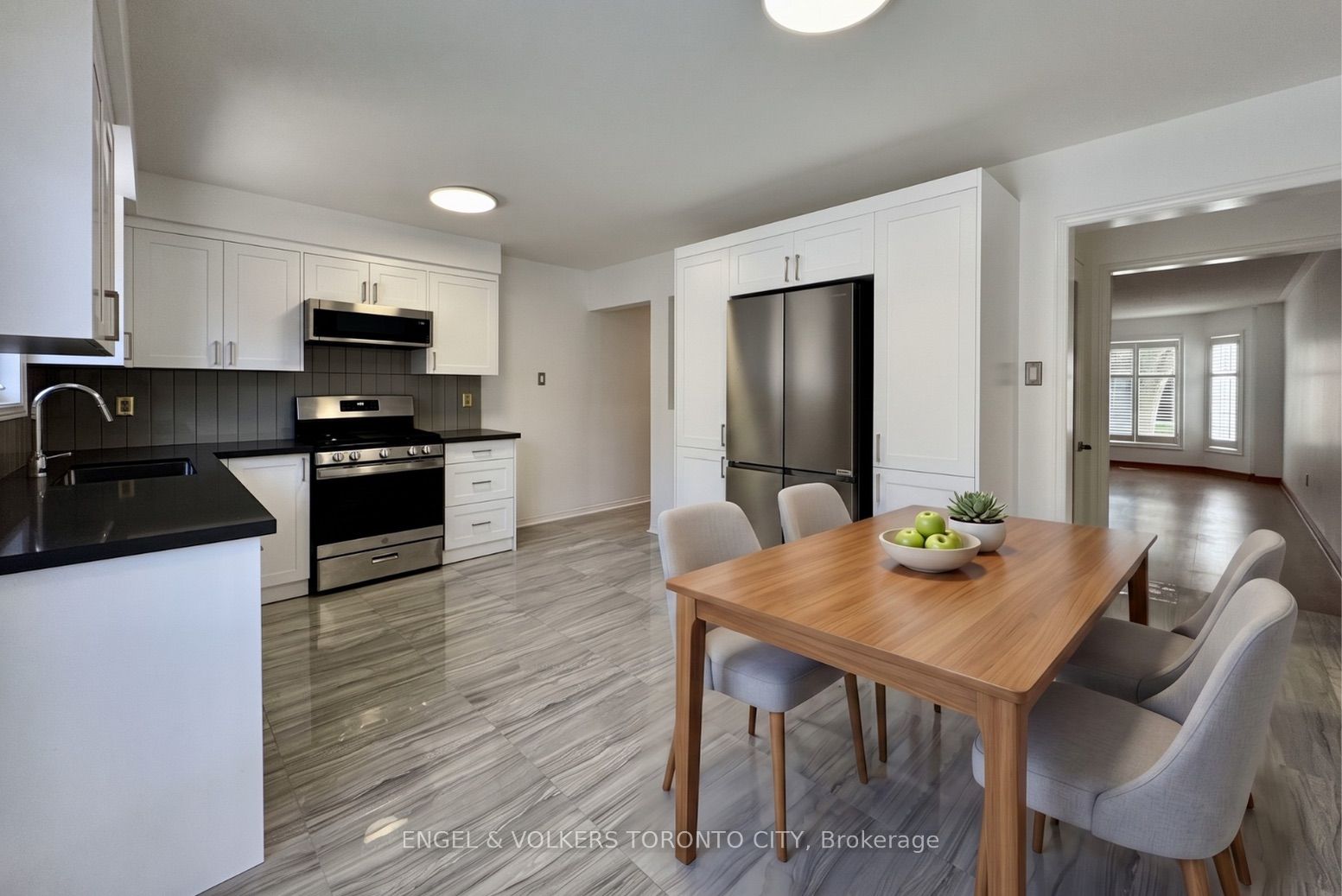2052 Oak Bliss Crescent