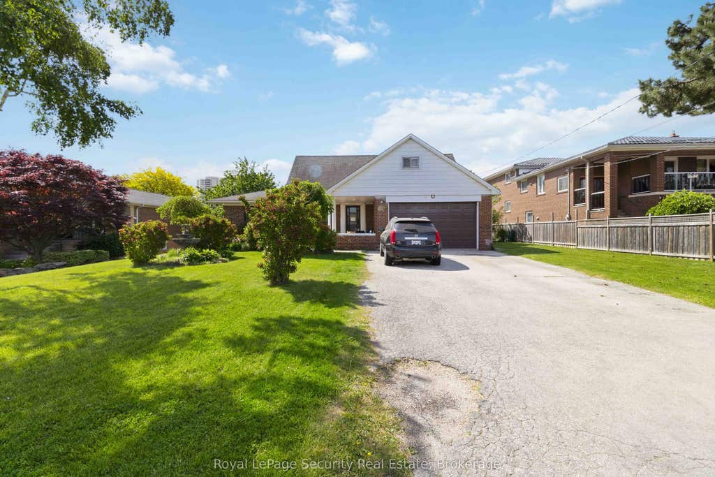 Photo of 73 St Andrews Boulevard, Toronto, ON M9R 1W4 (MLS # W13576916)
