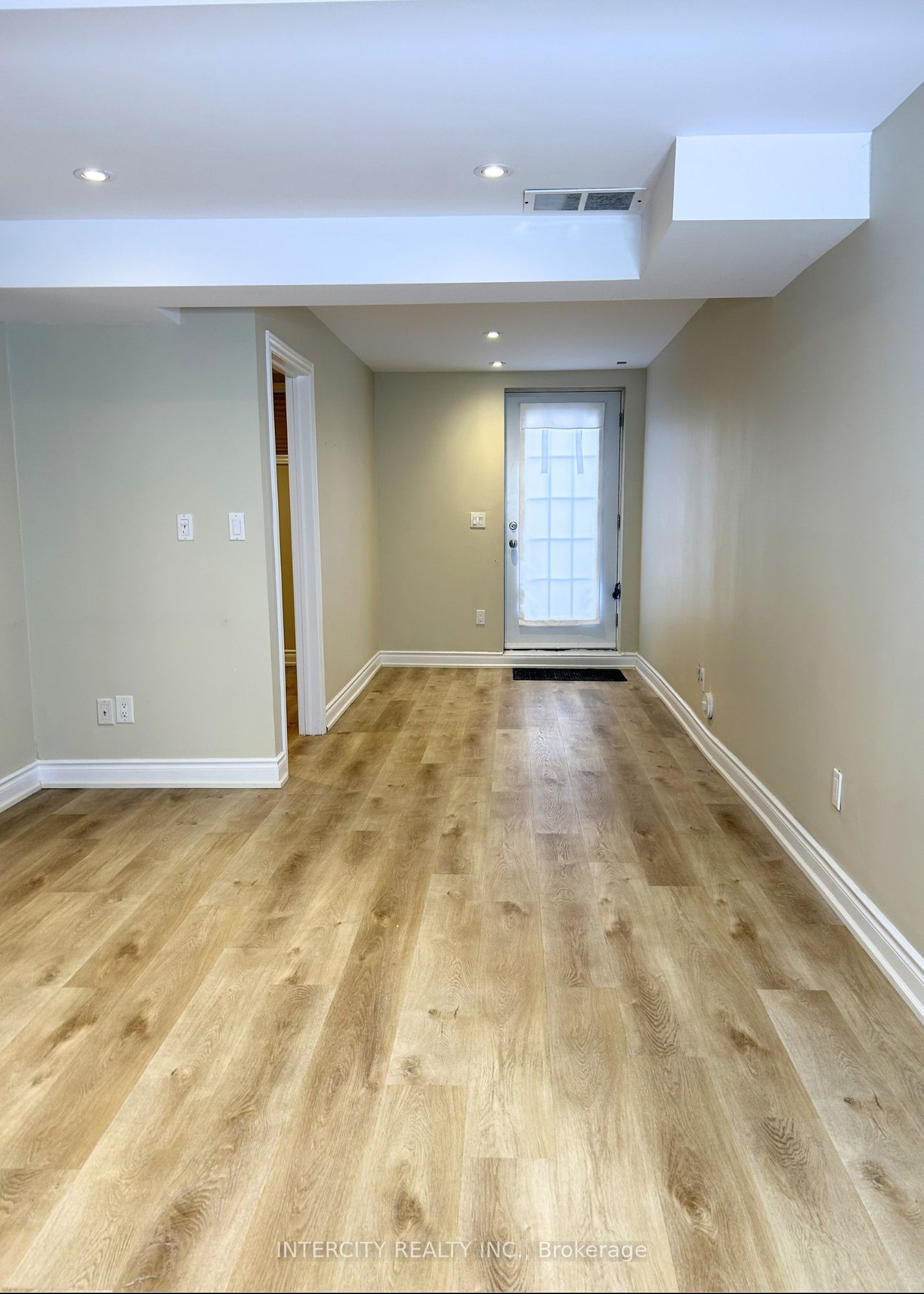 30 Oak Park Crescent Basement