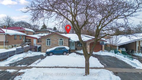 61 Bloomington Crescent Toronto ON M3N 1R2