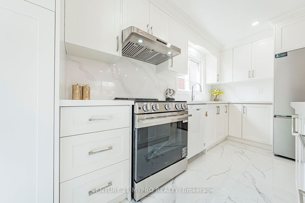 Photo of 47 Fieldside Drive, Toronto, ON M1V 3C4 (MLS # E12402978)