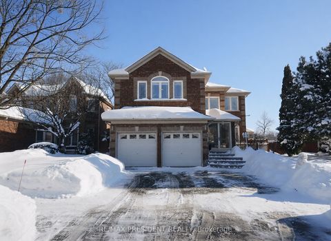 3211 Bloomfield Drive Mississauga ON L5N 6V2