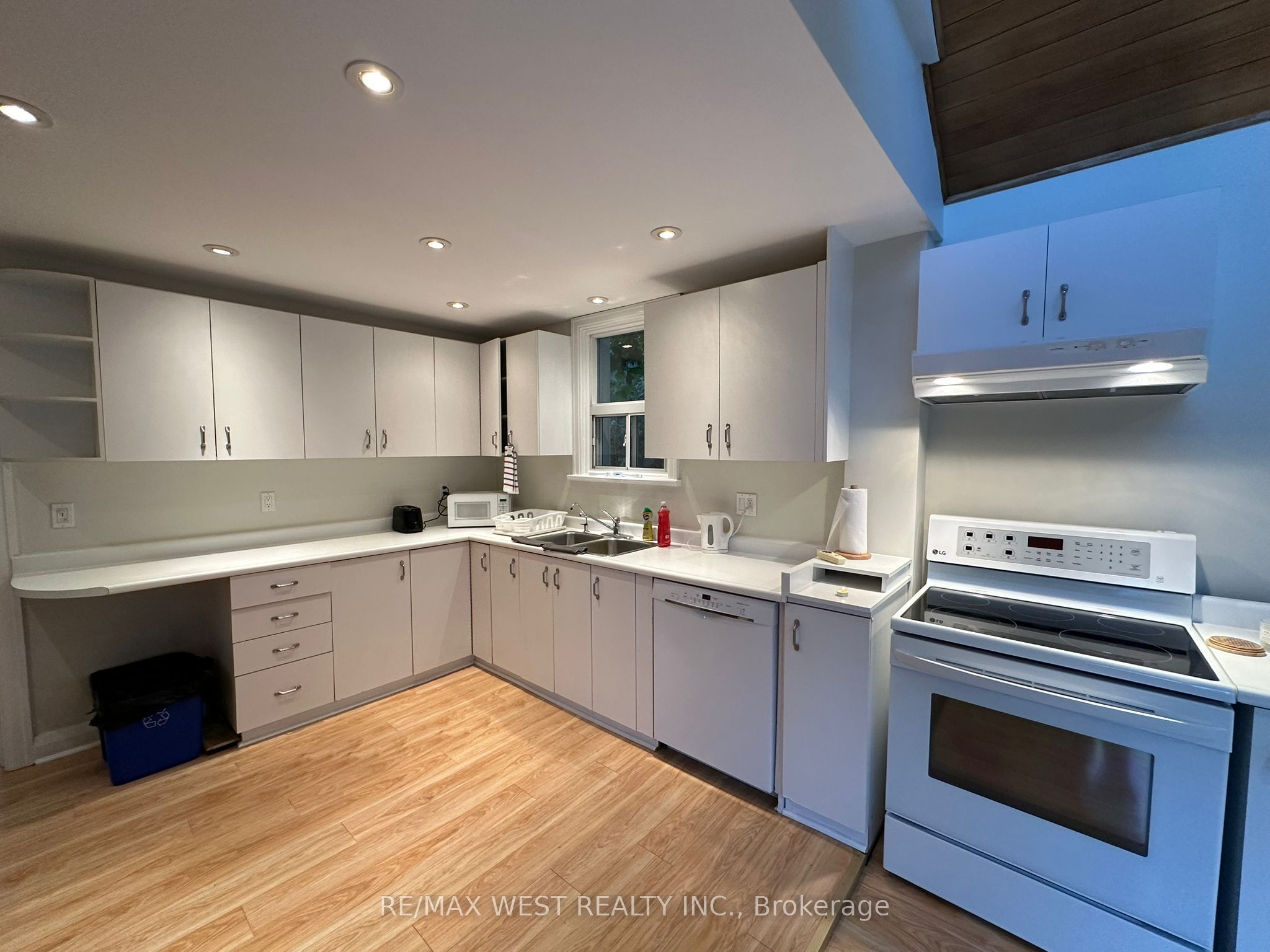 69 Twenty Fifth Street Upper Floor