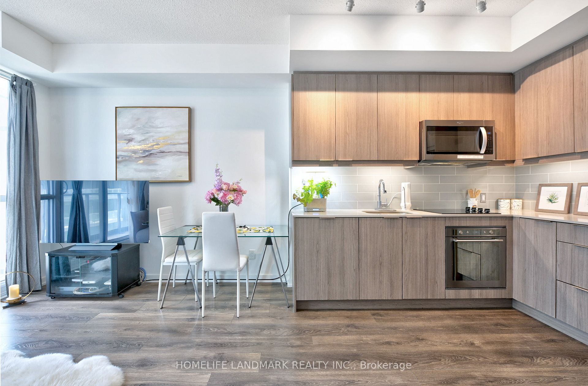 32 Forest Manor Road 1103