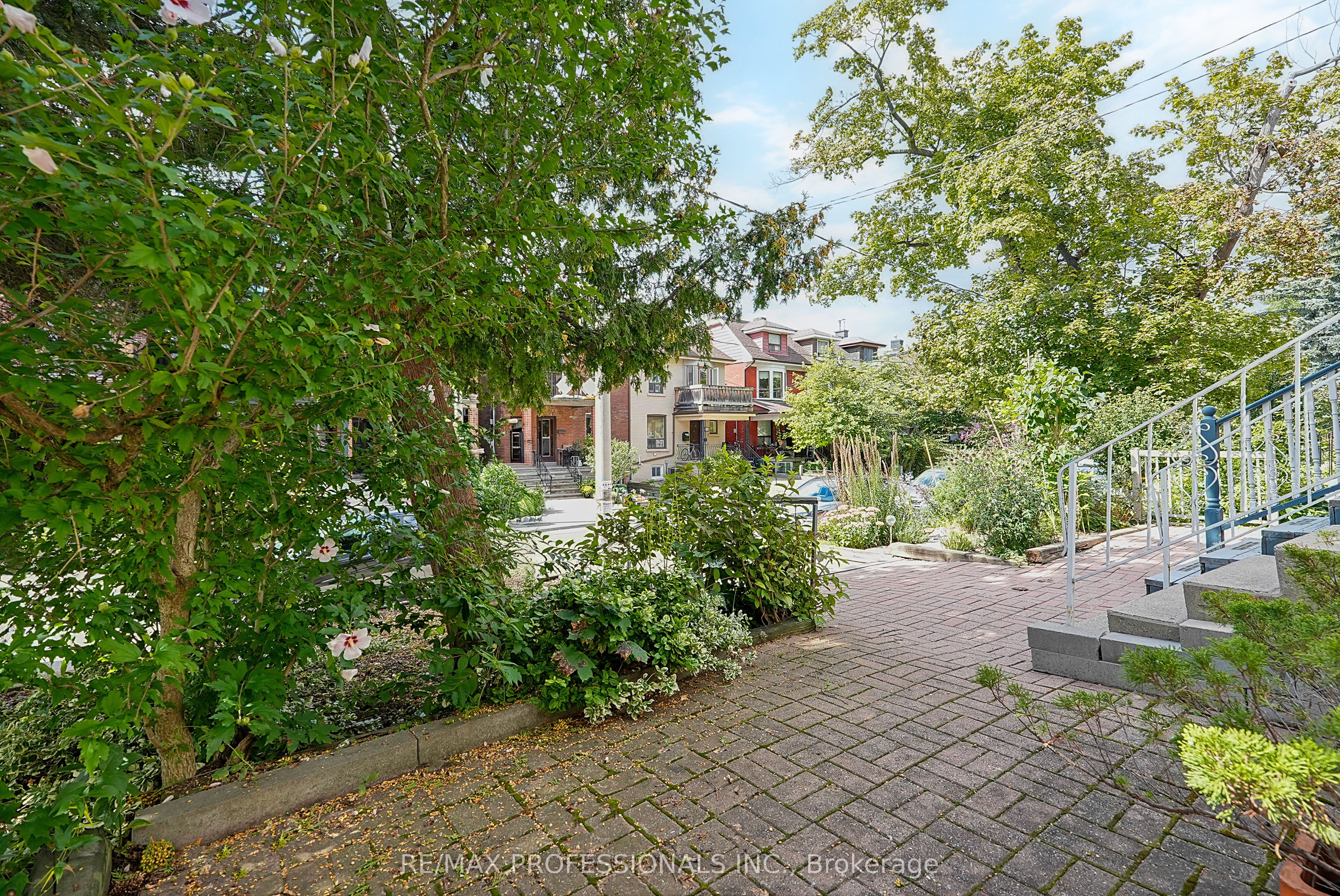 227 Montrose Avenue