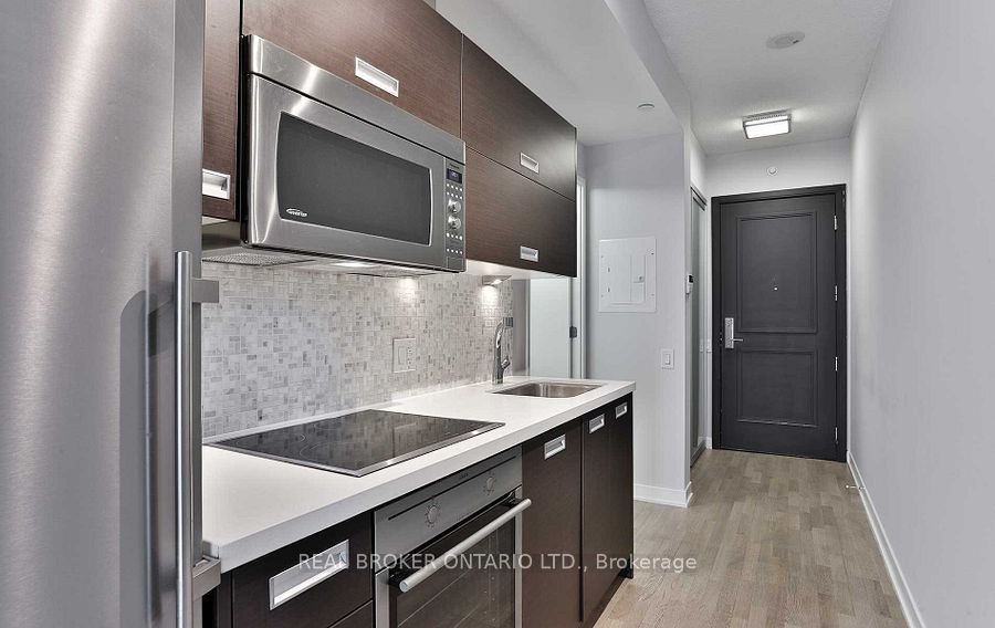 90 Park Lawn Road 2201