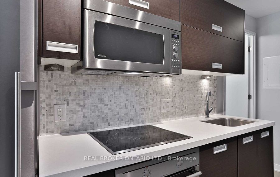 90 Park Lawn Road 2201