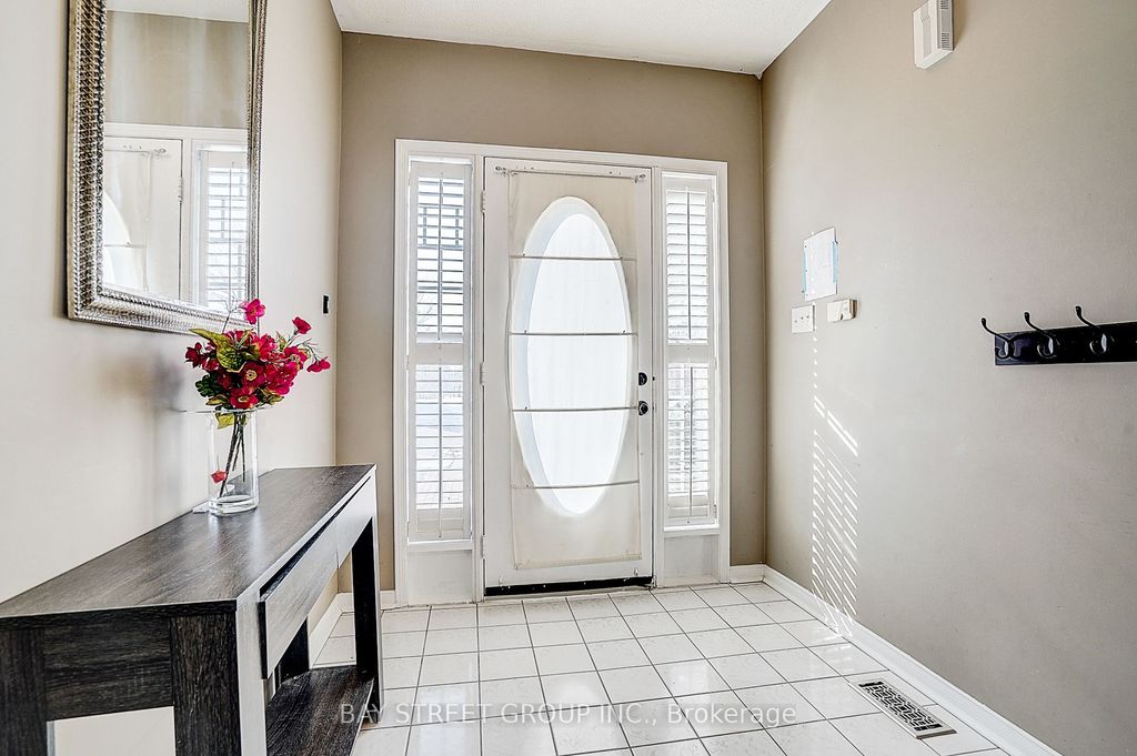 Photo of 68 Woodroof Crescent, Aurora, ON L4G 7H4 (MLS # N13153056)