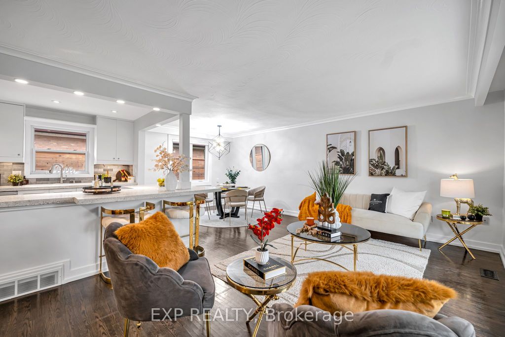 Photo of 29 Newell Court, Toronto, ON M9A 4T9 (MLS # W12588308)