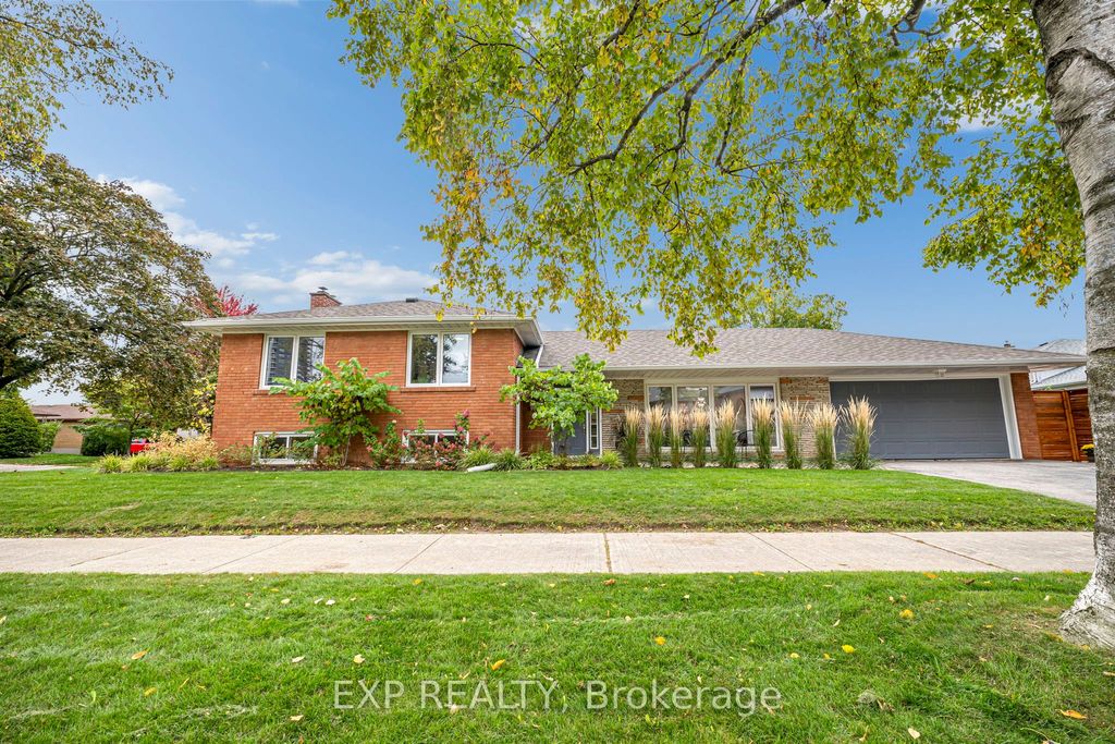 Photo of 29 Newell Court, Toronto, ON M9A 4T9 (MLS # W12588308)