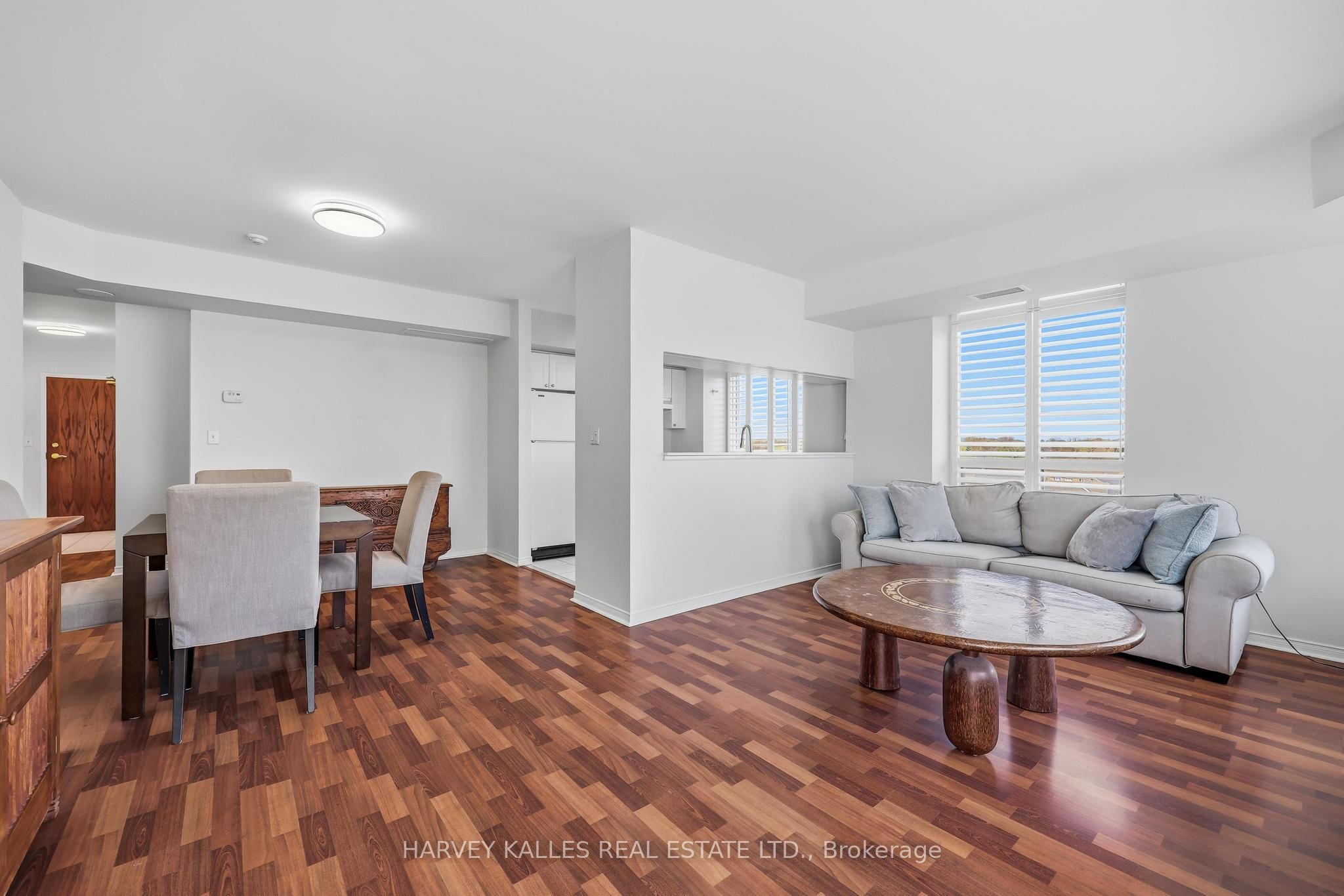 190 Manitoba Street 904