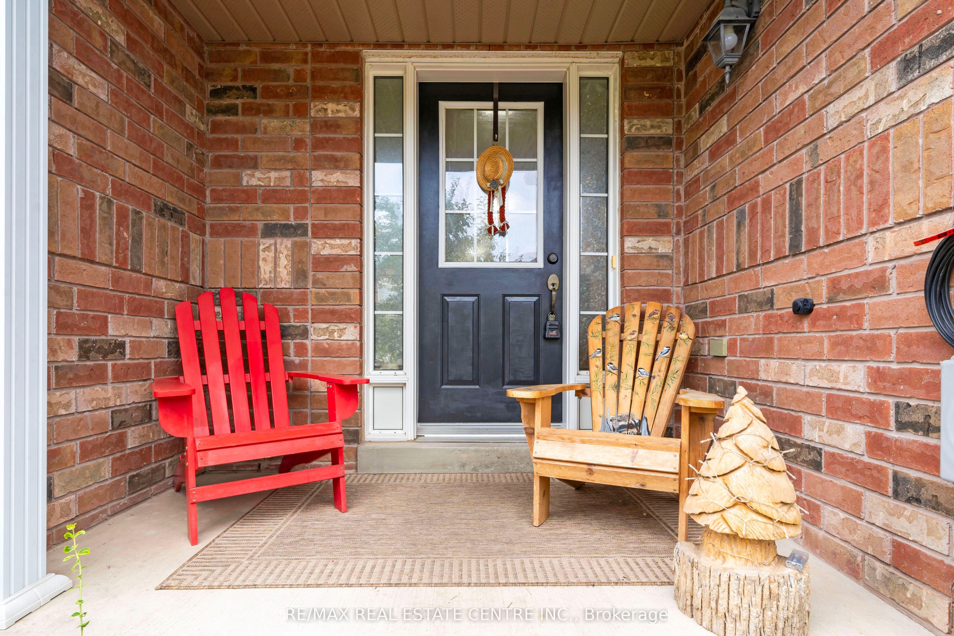 71 Mowat Crescent