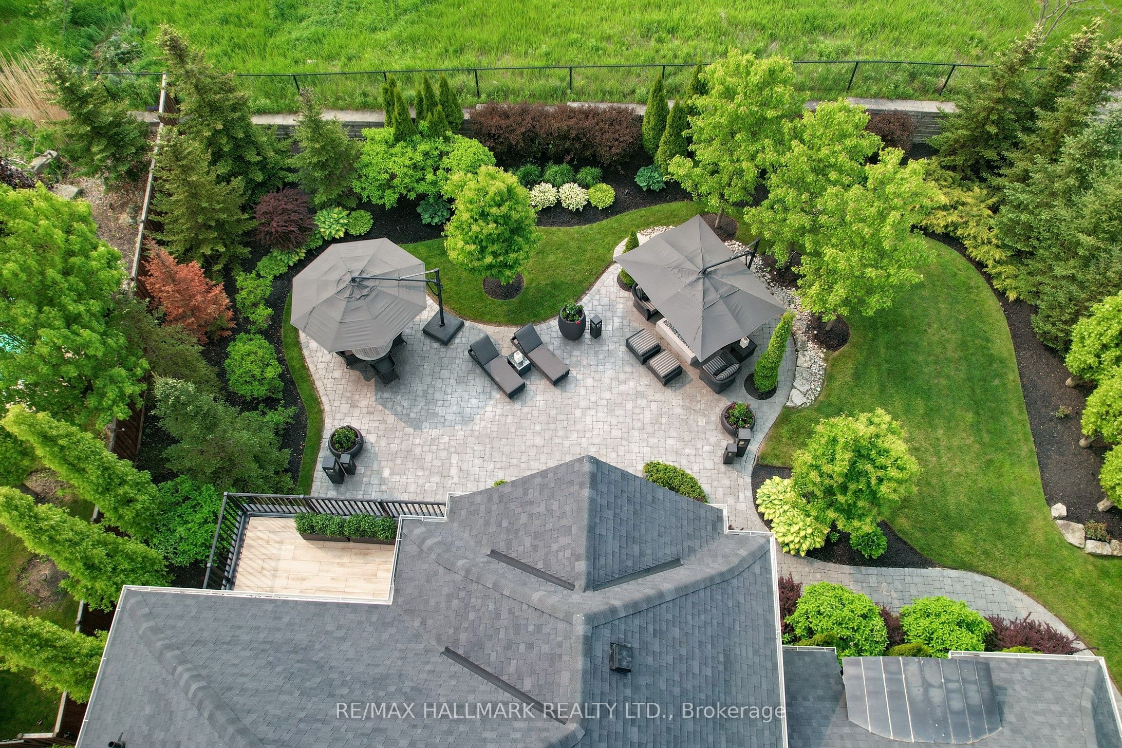 122 Carisbrooke Circle