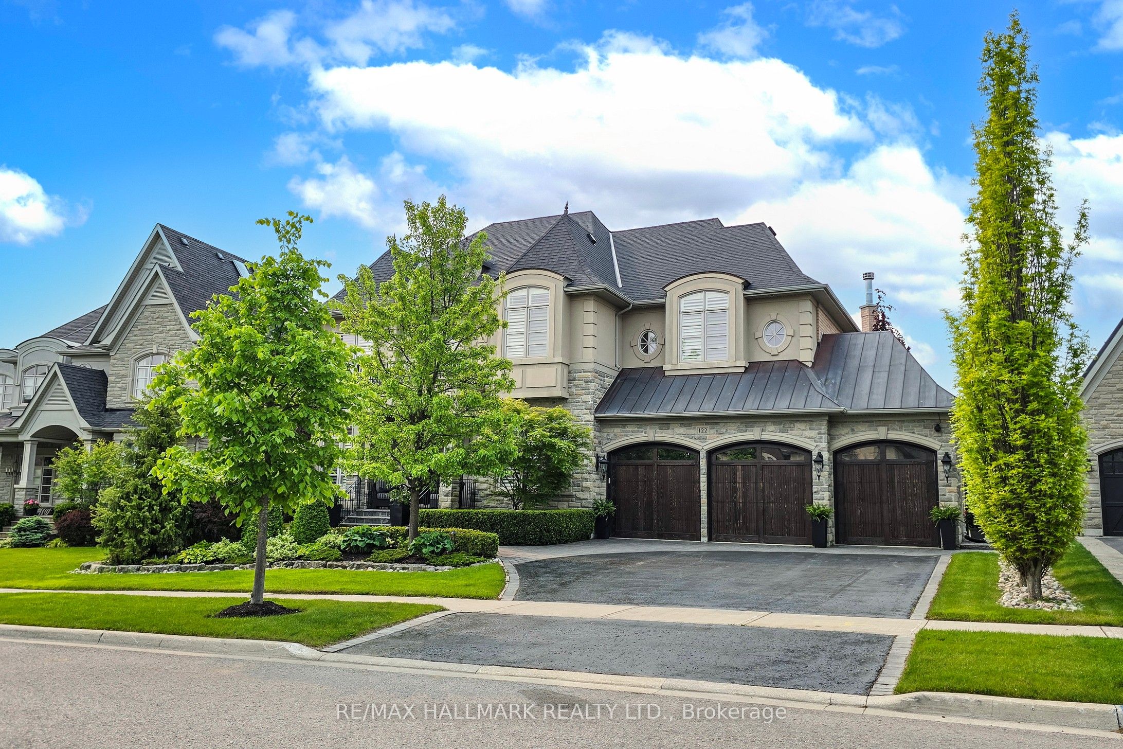 122 Carisbrooke Circle