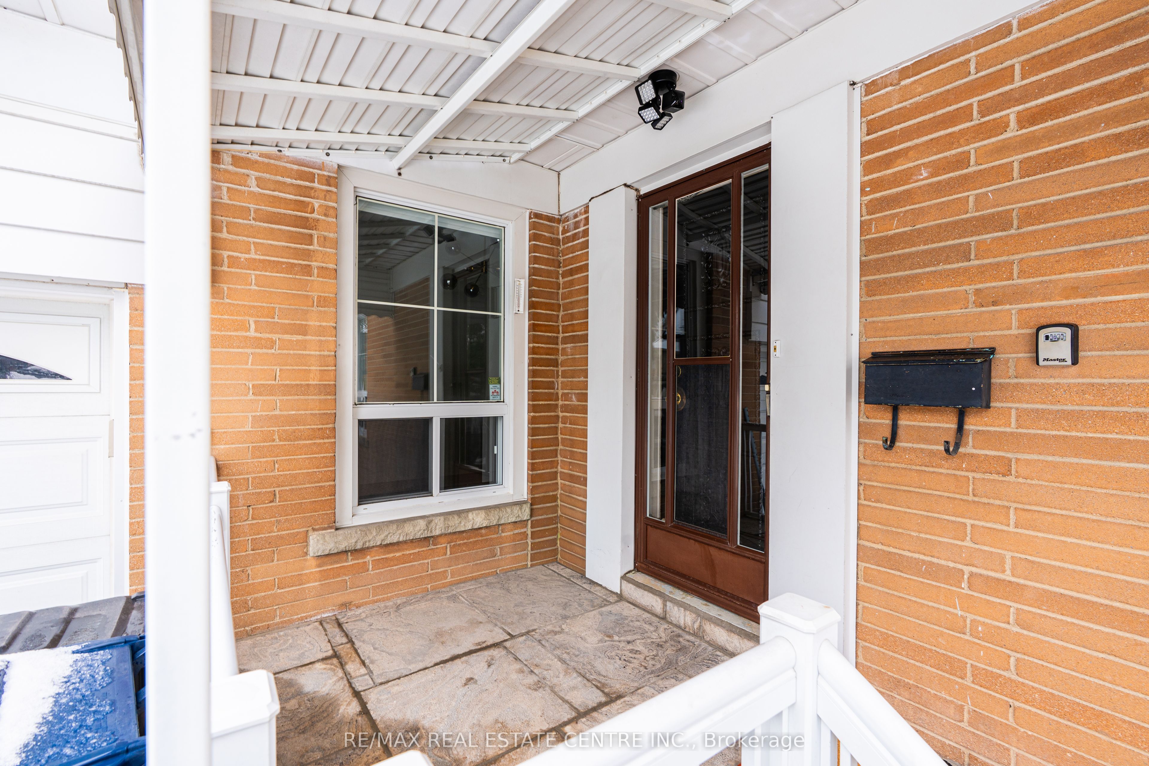 70 Beaverbrook Avenue APT. A (upper)