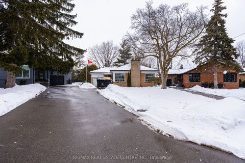 70 Beaverbrook Avenue APT. A (upper) Toronto ON M9B 2N6