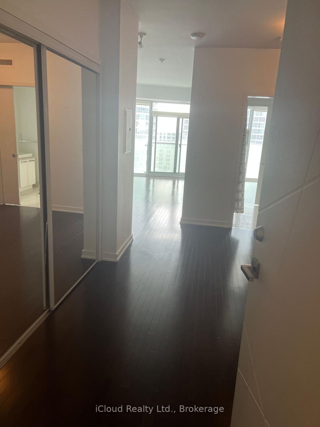 Photo of 12 York Street #1203, Toronto, ON M5J 0A9 (MLS # C12378615)