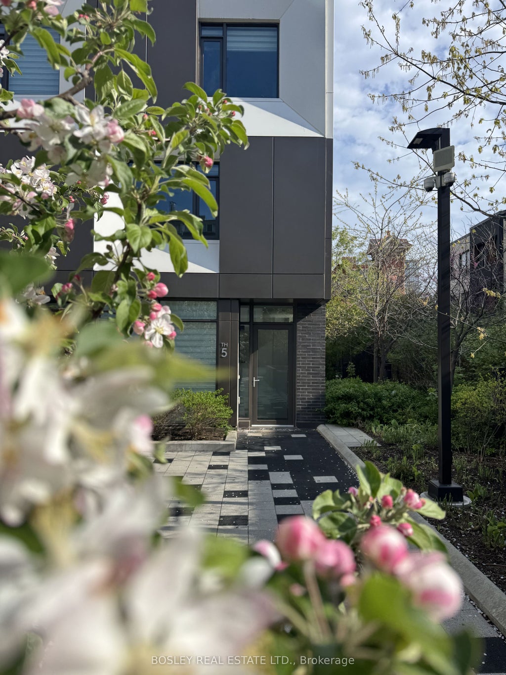 Photo of 51 Paul Lane Gardens #TH05, Toronto, ON M5T 2H6 (MLS # C13783454)