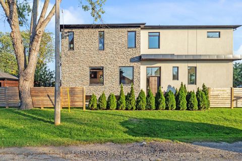1047 Meredith Avenue Mississauga ON L5E 2C6