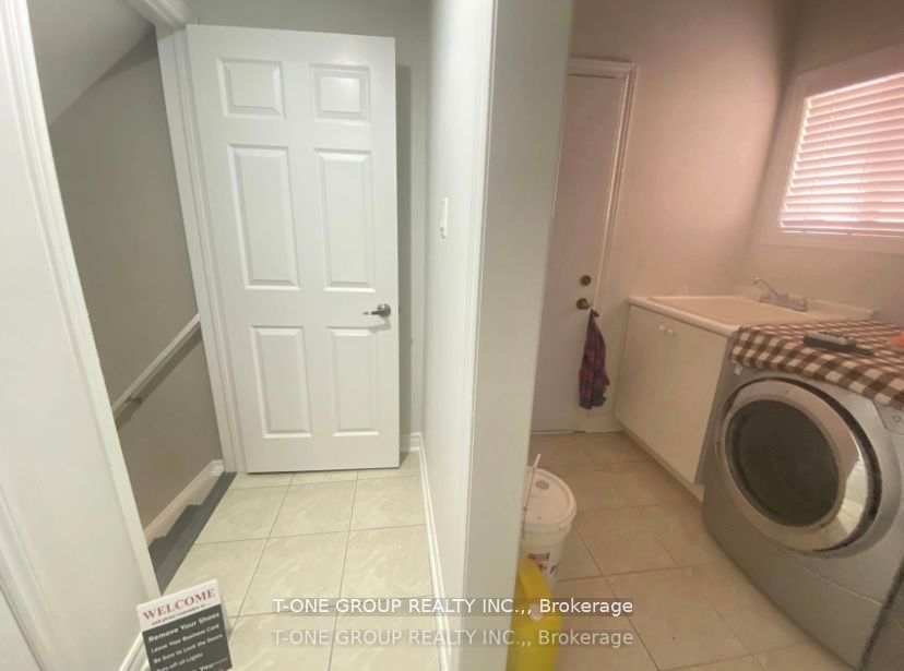 277 Stonebridge Drive Lower