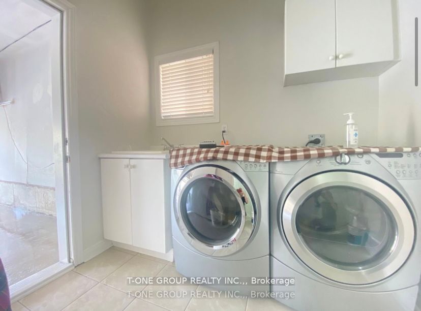 277 Stonebridge Drive Lower