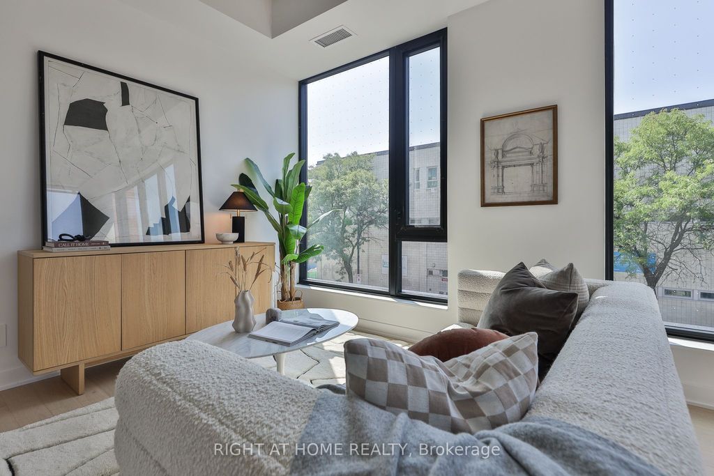 Photo of 2720 Dundas Street W #208, Toronto, ON M6P 0C3 (MLS # W12396198)