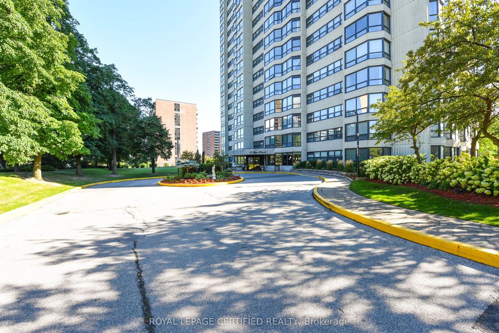 Photo of 8 Lisa Street #2807, Brampton, ON L6T 4S6 (MLS # W12802212)