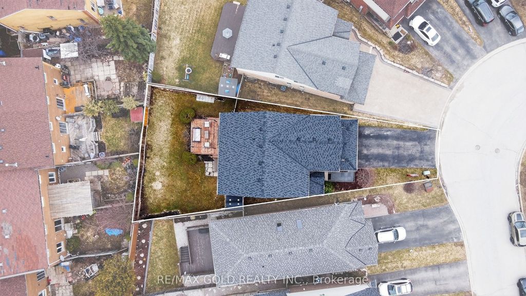 Photo of 24 MURRAY Court, Orangeville, ON L9W 0A1 (MLS # W13042402)