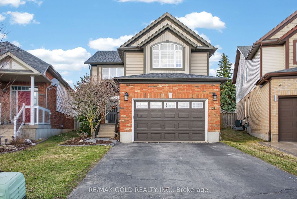 Photo of 24 MURRAY Court, Orangeville, ON L9W 0A1 (MLS # W13042402)