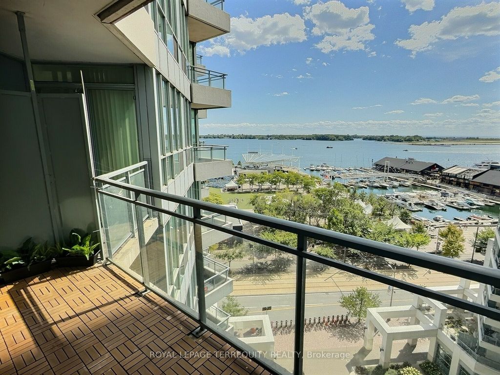 Photo of 228 Queens Quay W #1112, Toronto, ON M5J 2X1 (MLS # C12367527)