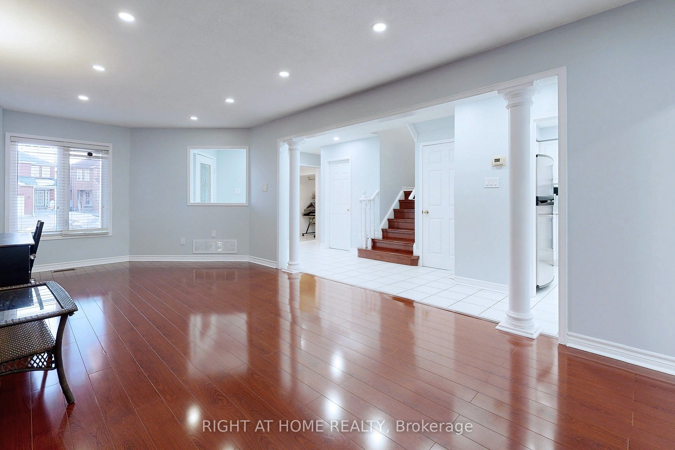3976 Honey Locust Trail